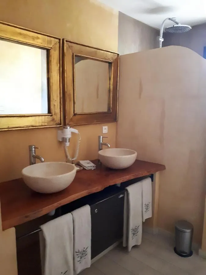 Mas Saint-Joseph Bed & Breakfast Fontvieille